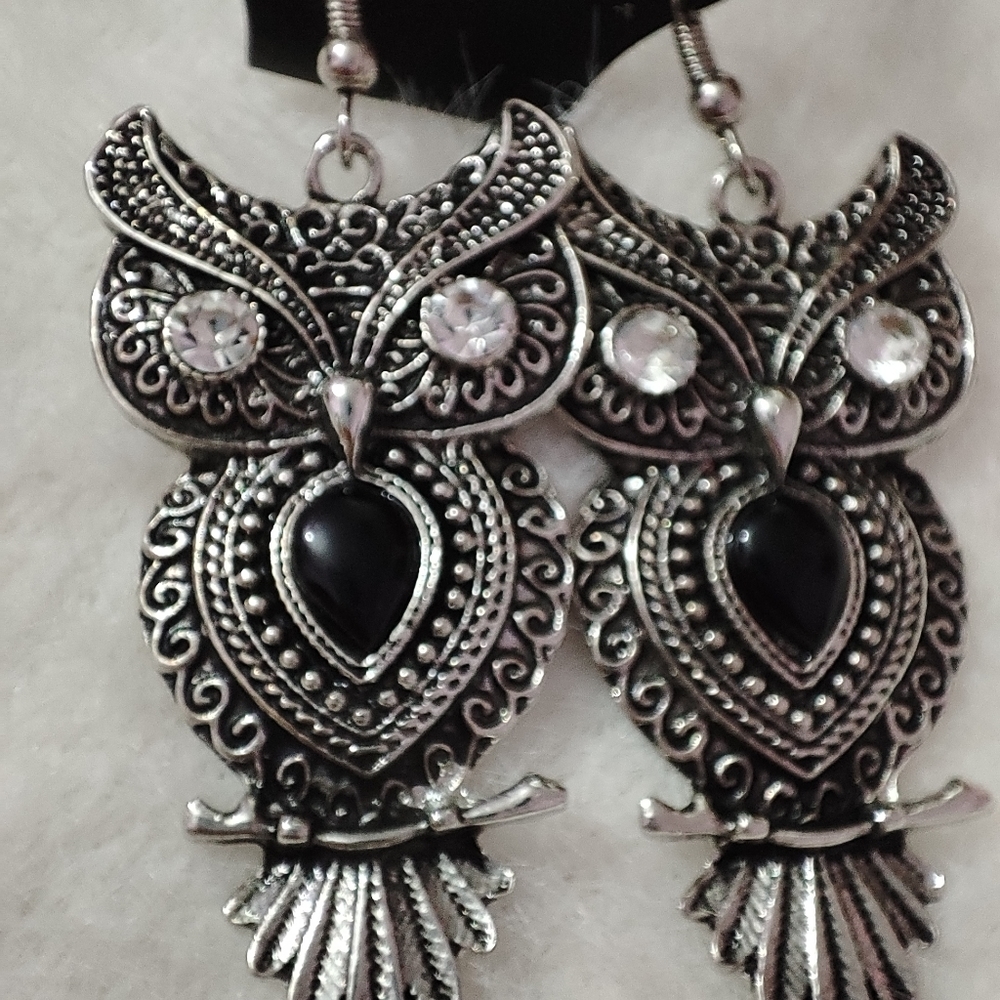 Quirky Earring - Picture 2 of 4